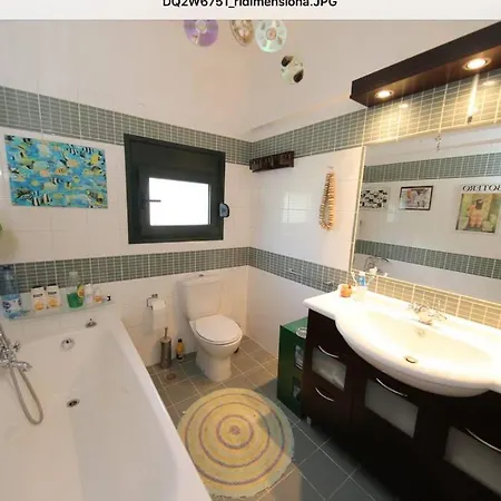 Hébergement de vacances Large Comfortable House Near Old Town-free Bikes *